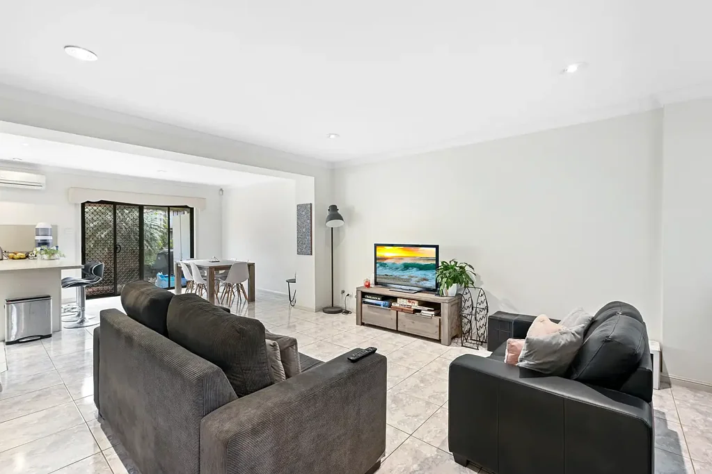 Stylish & Spacious Living in a Prime Botany Location