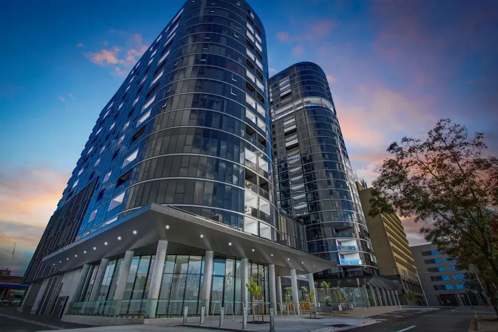 Elevated Corner Living with Panoramic Woden Valley Views