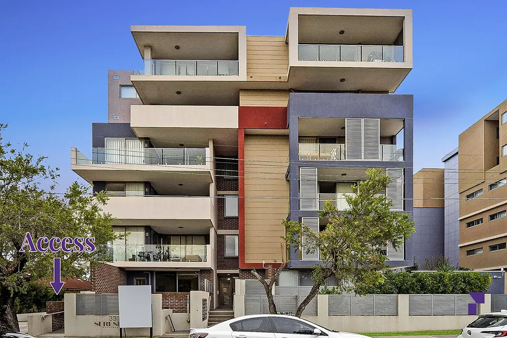 Bankstown 2ห้องนอน Street facing ground-floor apartment with its own private access from the front section of the complex