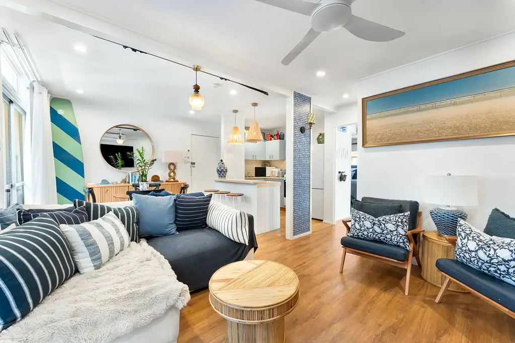 8/272 Marine Parade, Labrador, QLD 4215