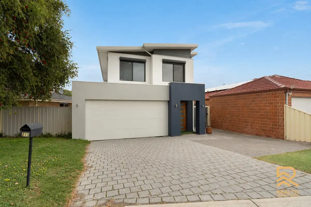 Cloverdale 4房  Contemporary Double-Storey Living with Space, Style & Convenience!