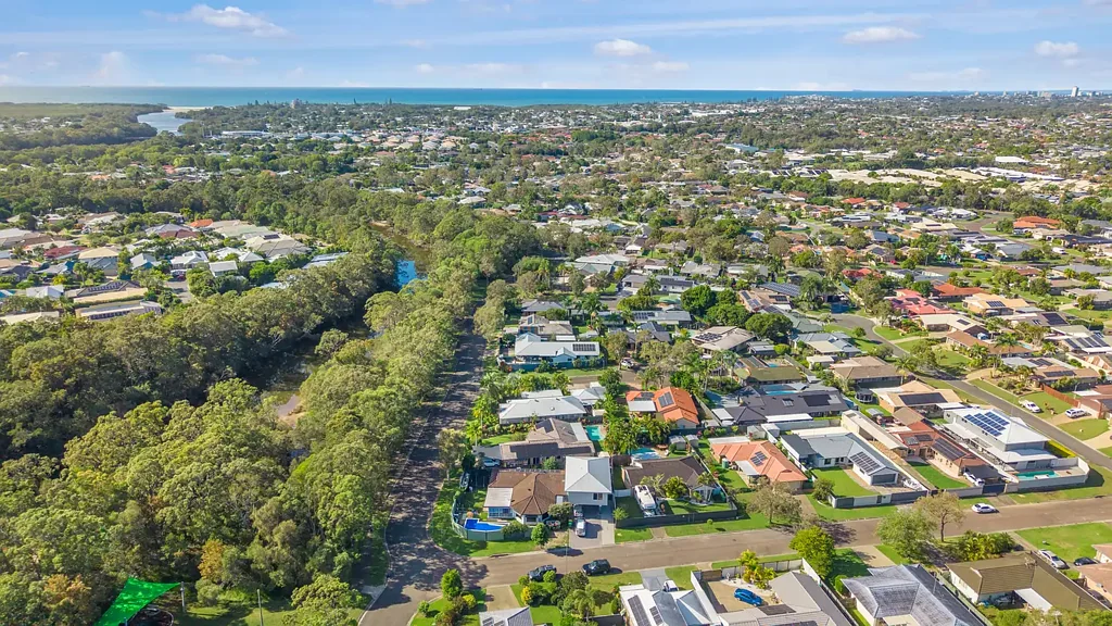 Nature at Your Doorstep in the Heart of Currimundi! Internet Included!