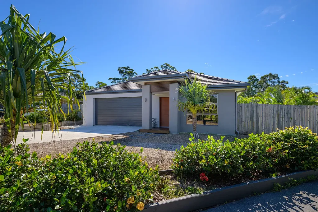 Cooroy 4침실 Peaceful Living, Prime Location!