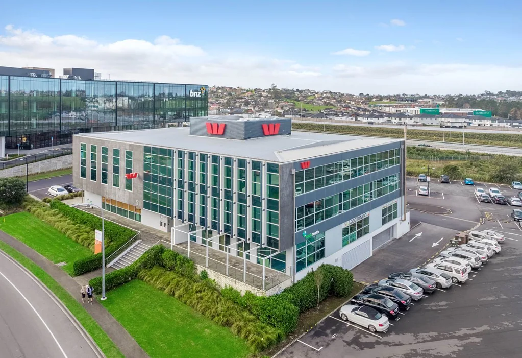 Albany NORTHERN ICON - OPTIONS FROM 300M² TO 741M²