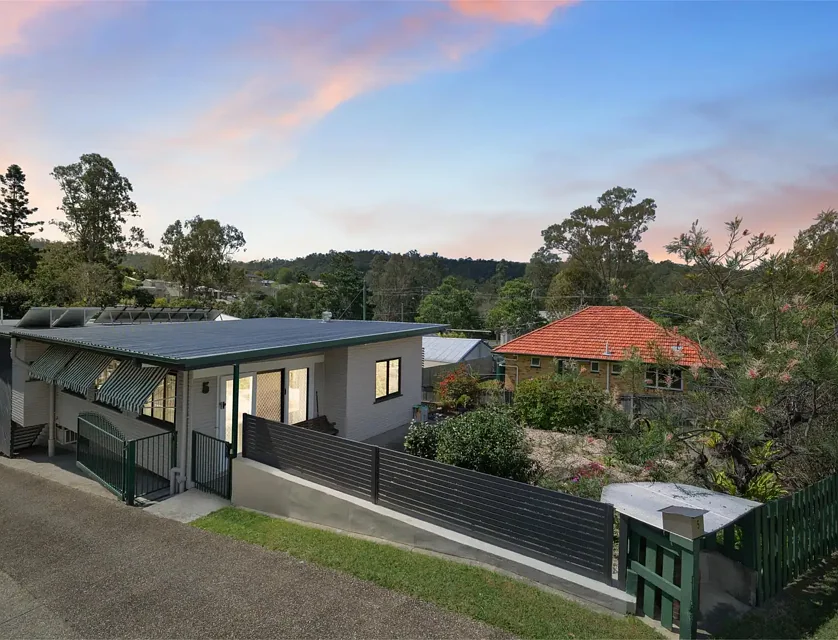 5 Bromwich Street, The Gap, QLD 4061, 5 Kuwarto, 3 Banyo, House