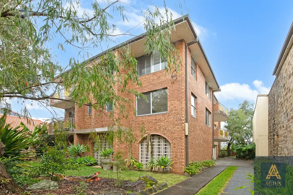 Stylish & Convenient Two-Bedroom Apartment in Rozelle
