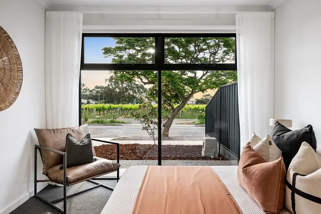 Park Holme 3Phòng ngủ A Fresh Start Amid a Serene Vineyard Backdrop.