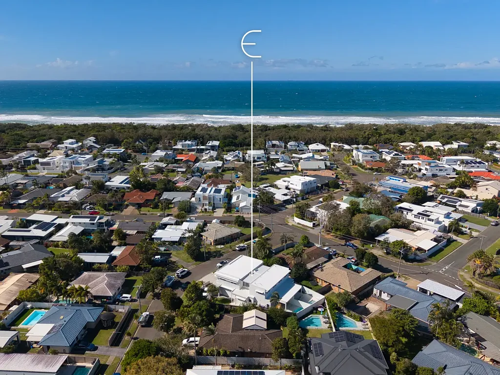 Warana 4 Slaapkamer Rare 4 Bedroom Duplex, 11 Houses to The Beach in Warana