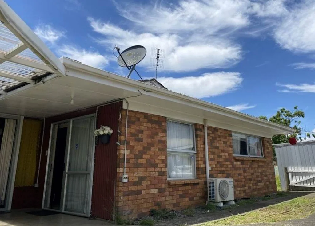 Renovated 4 Bedrooms & 1.5 Bathrooms In Handy ...