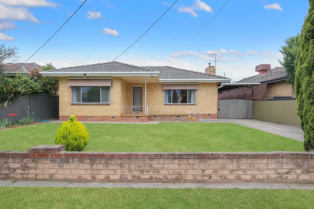 Wodonga 3ห้องนอน Freshly painted Central home with pool