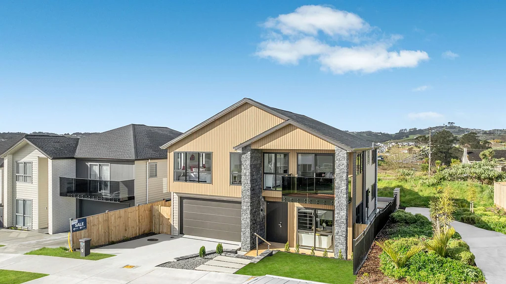 Flat Bush 7房  Brand New 7 Bedrooms With Balcony!