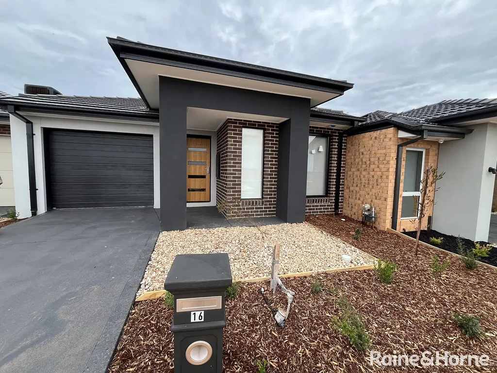 Modern 3 Bedroom Home!