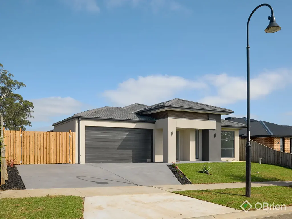 Warragul 4房  Brand New - With Side Access & Room for a Shed!