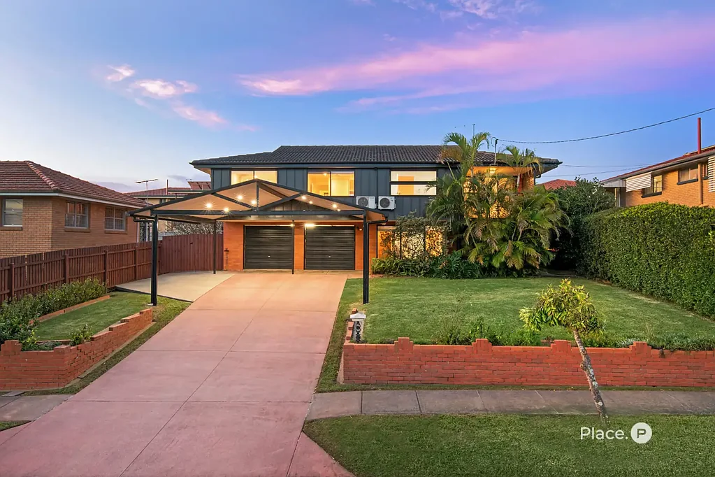 42 Tandanya Street, Mansfield, QLD 4122