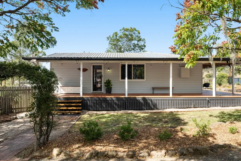 Meringandan West 3房  Polished, Peaceful Sanctuary on Perfect Acre