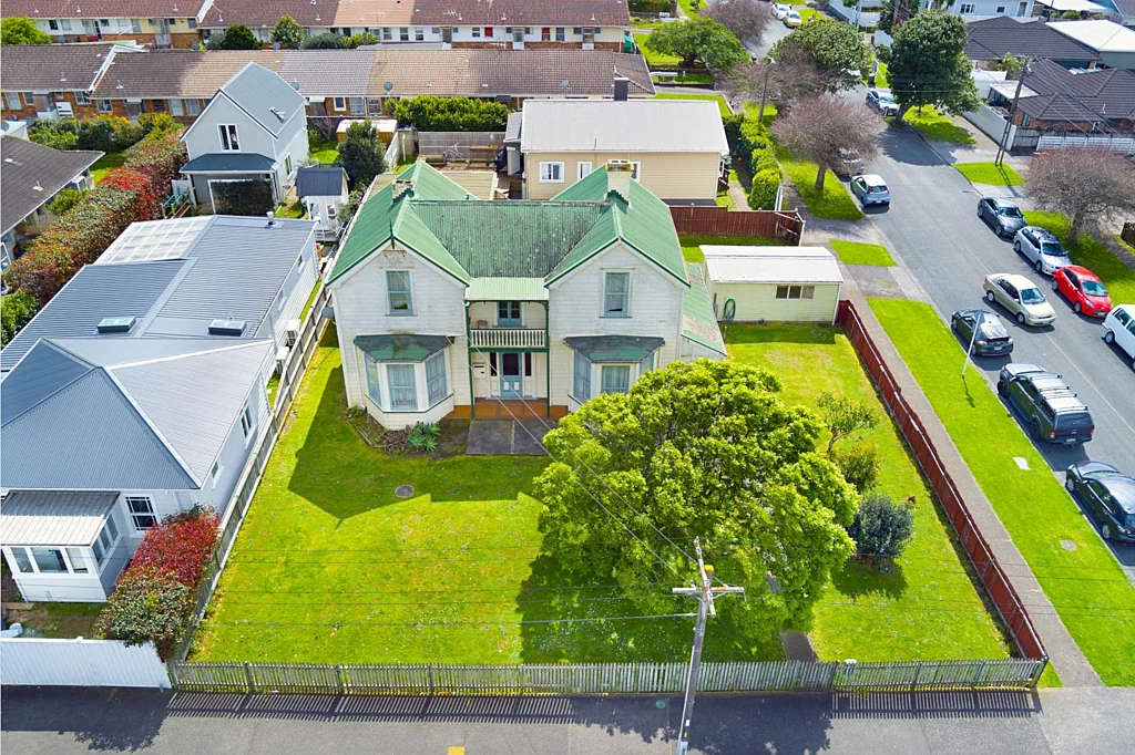 Onehunga 5房 罕见机遇！臻稀转角地块，765m²永久产权地块+THAB分区，通勤便利，未来潜力无限！ Developer's Dream!