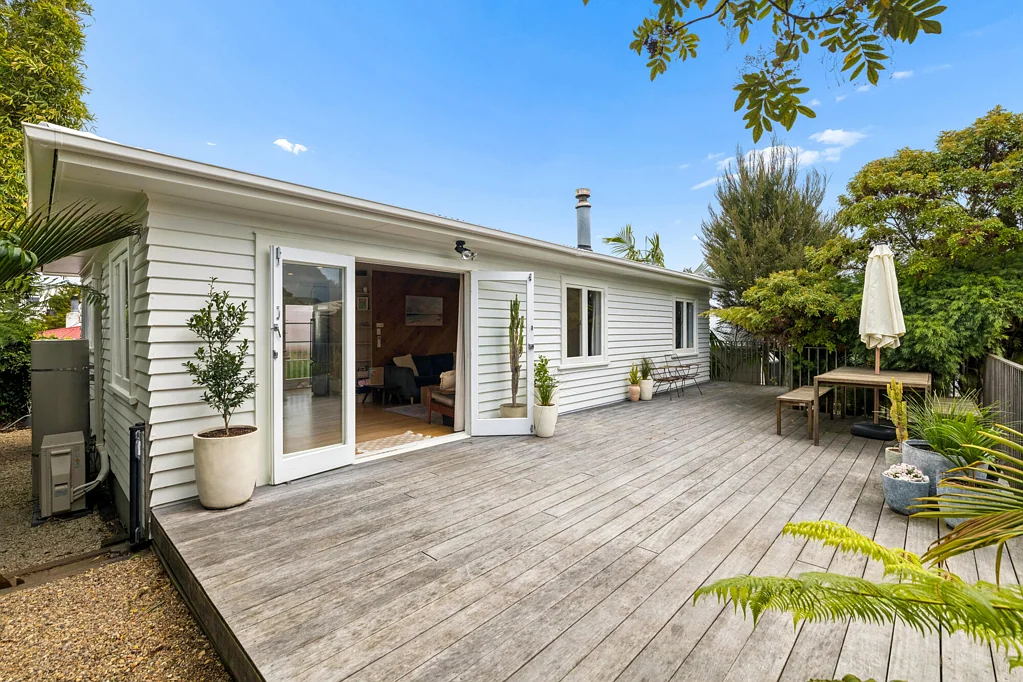 Te Atatu South 3कमरा A Family Oasis Like No Other . . .