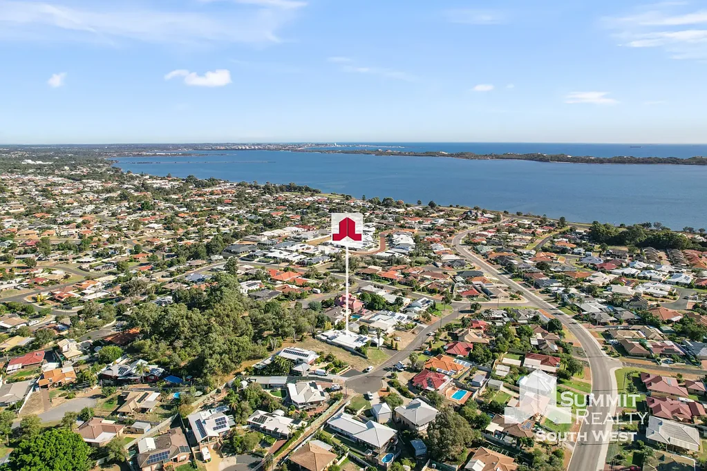 Australind 4房  Luxury Family Living with Stunning Estuary Views in Old Australind