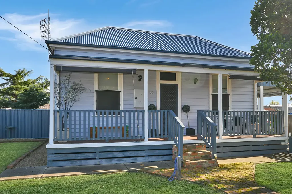 Stawell 3房  Beautifully Renovated Period Home- Impressive