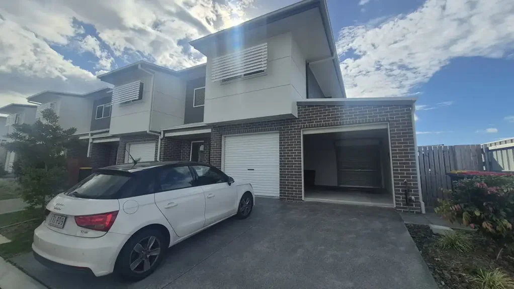 Mackenzie 4房 超大经理单元 4卧室加书房 Mansfield State High School 学区 Extra Large Manager's Unit 4 Bedrooms plus Office Mansfield State High School Catchment OPEN HOME: TUESDAY 1 SEP 2026 5:00PM