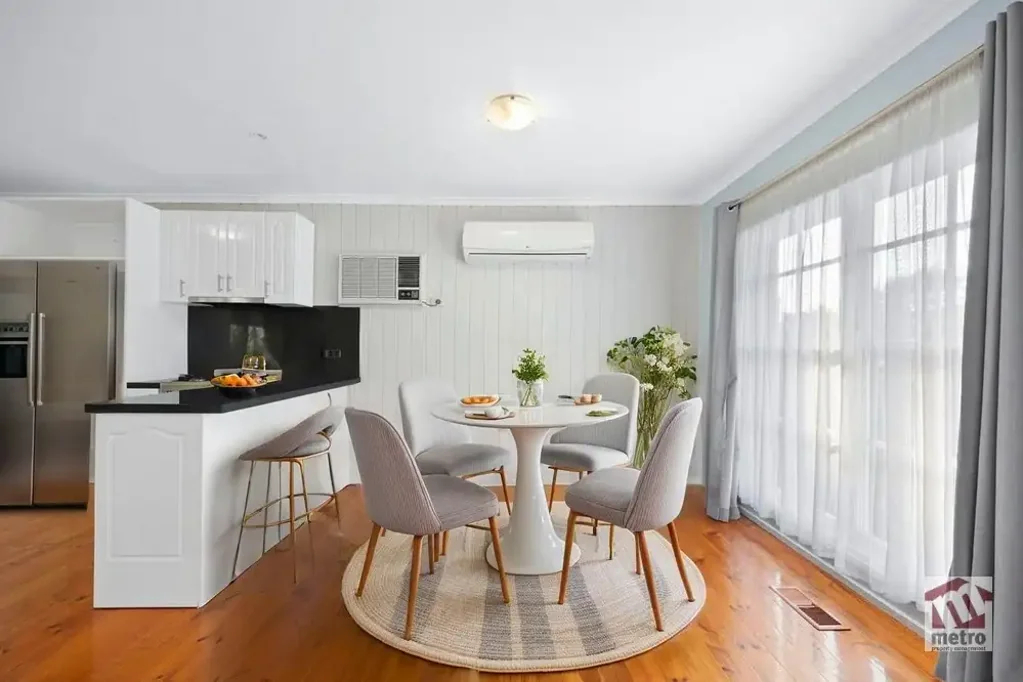 FILLED WITH NATURAL LIGHT IN AN IDEAL LOCATION!