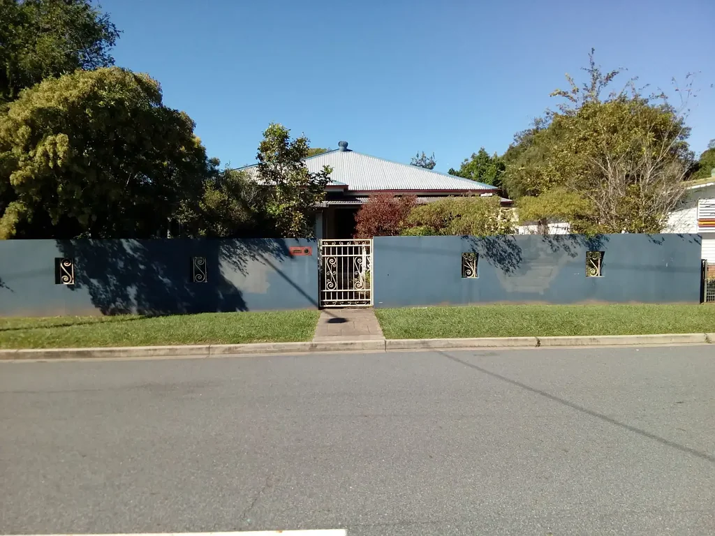 Caboolture - 3 beds 1 bath 2 car