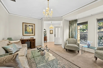 Rostrevor 3कमरा Space, Sunshine & Eastside Ease in Exclusive Rostrevor.