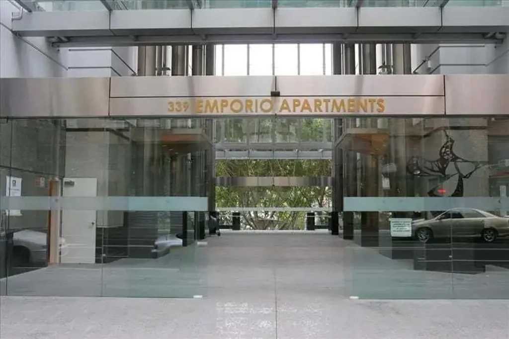 ** SPACIOUS 1 BEDROOM + STUDY APARTMENT IN EMPRORIO APARTMENT **