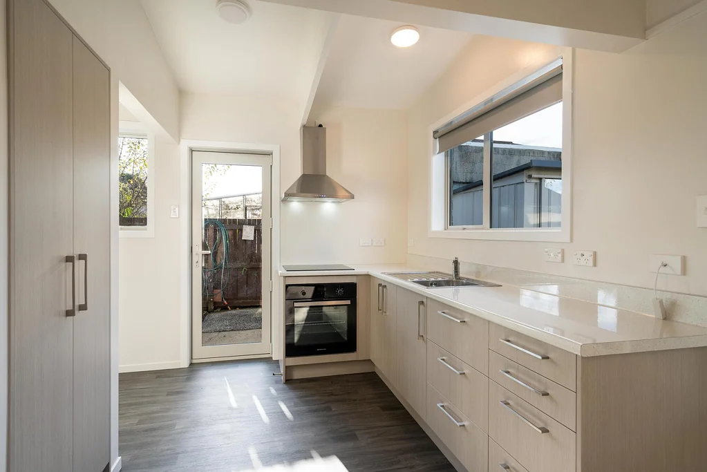 RENOVATED 2 BEDROOM UNIT