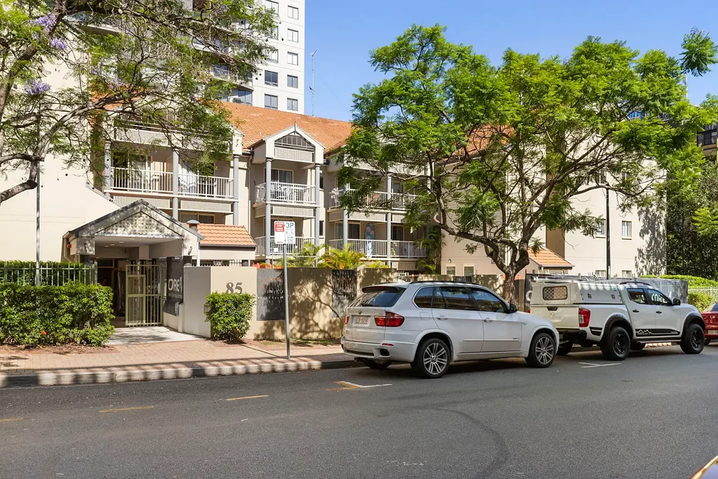 111/85 Deakin Street, Kangaroo Point, QLD 4169