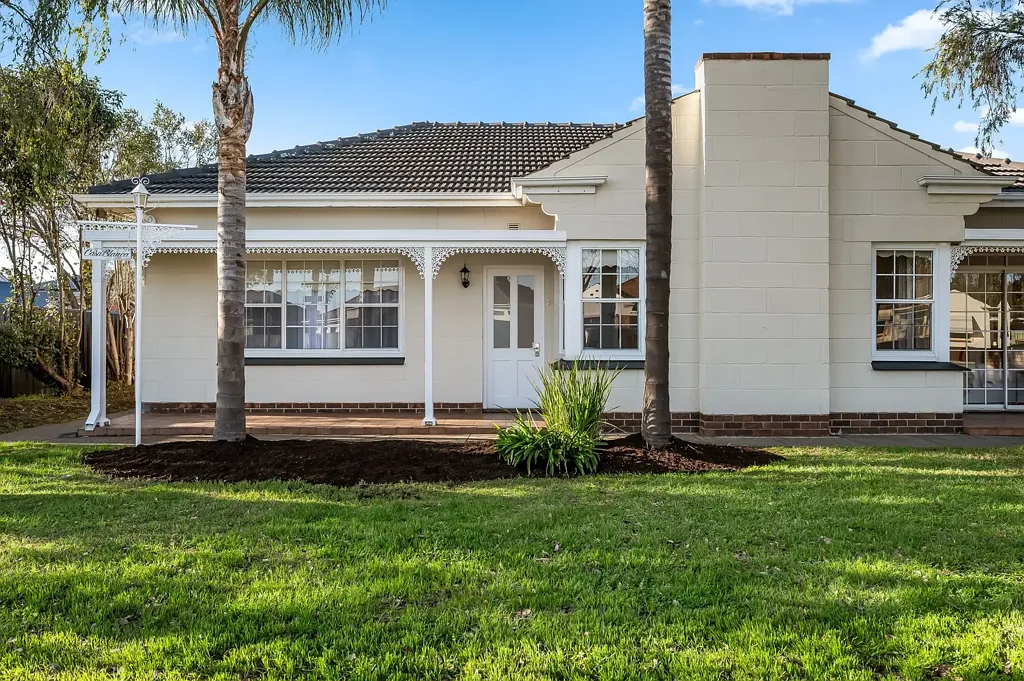 Findon 3બેડરૂમ Charming Original Home With Timeless Appeal In A Prime Location, Ready For Your Personal Touch