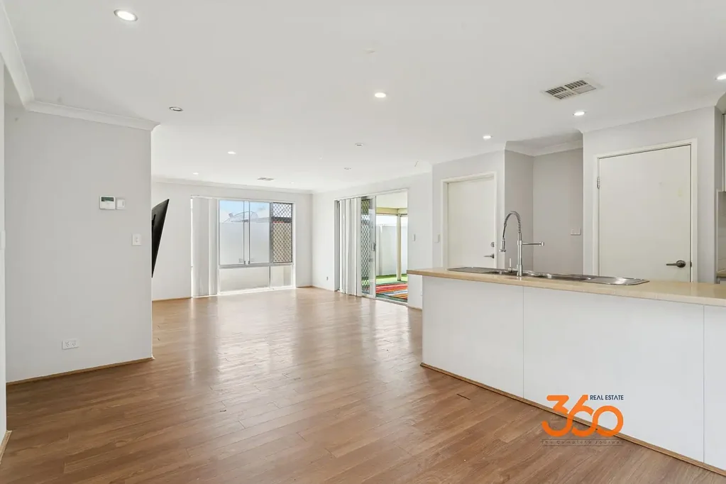 52 Cheriton Avenue, Ellenbrook, WA 6069