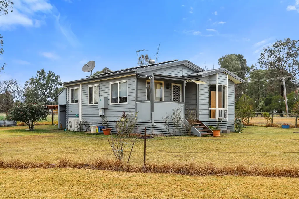 2 Waverley Street, Gundy, NSW 2337