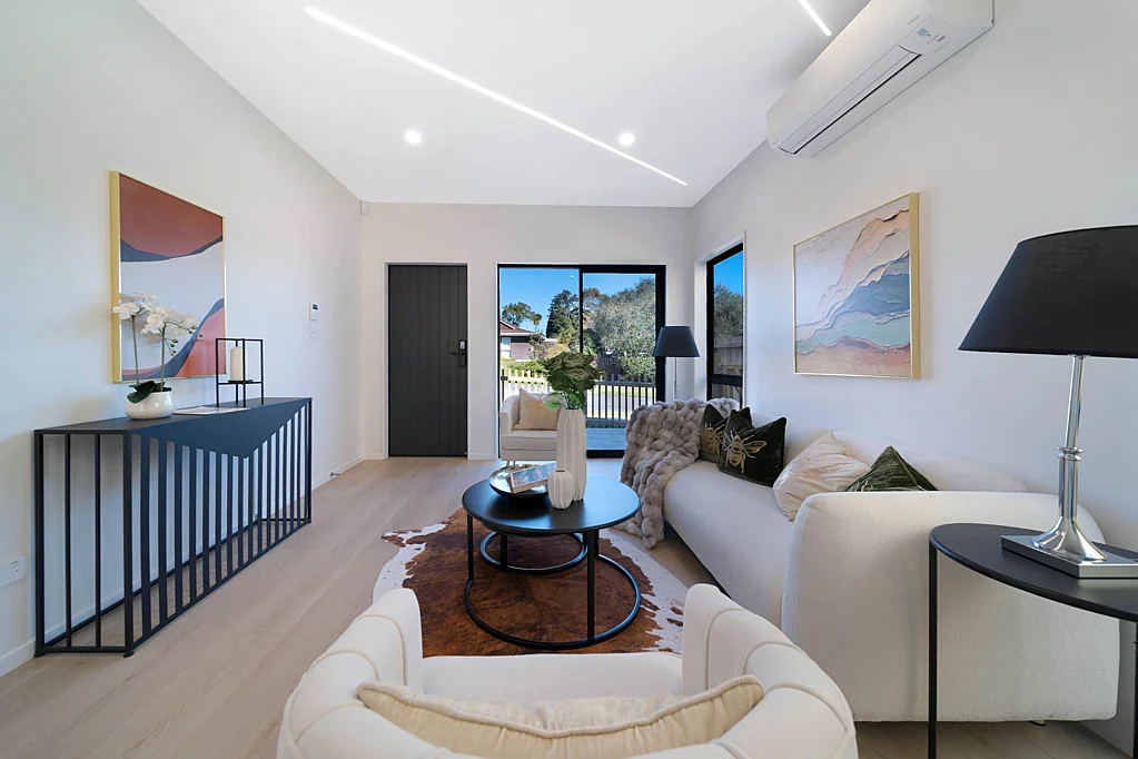 Howick 4Moenga SUN-FILLED STYLE. MODERN COMFORT. FAMILY LIVING