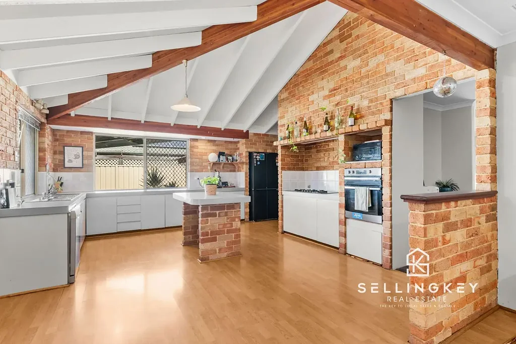 13 PEAK View, Canning Vale, WA 6155