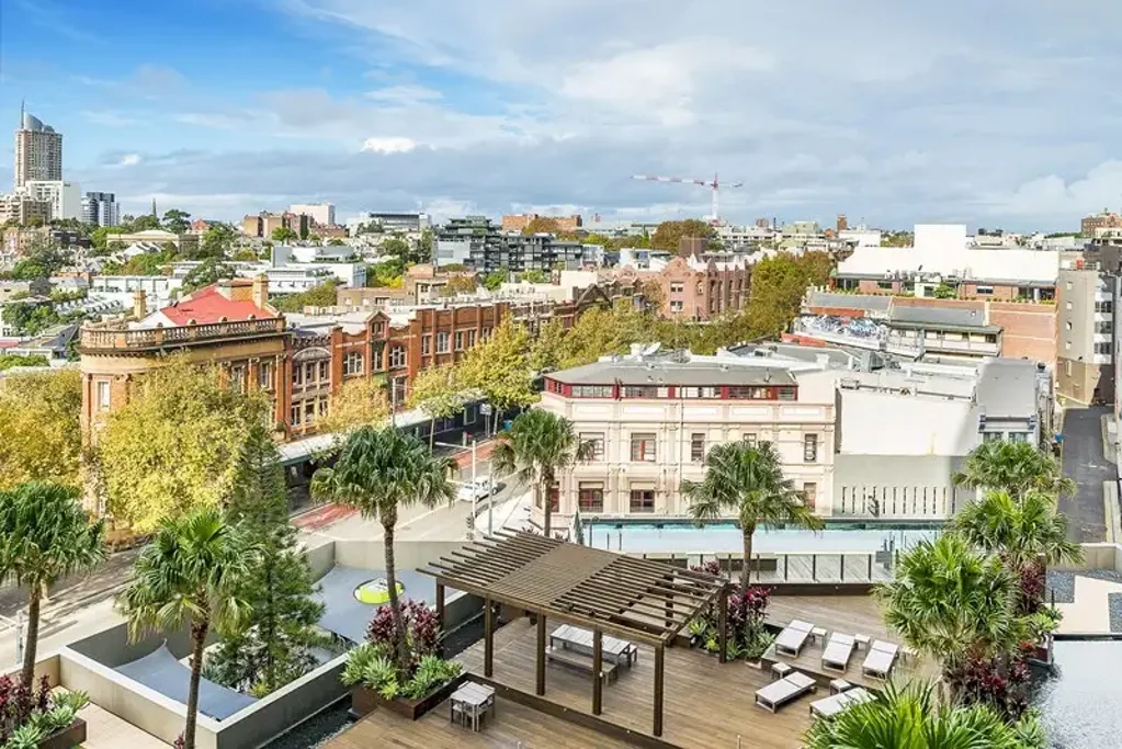 Stunning City Views and Spacious Living in a Modern Apartment