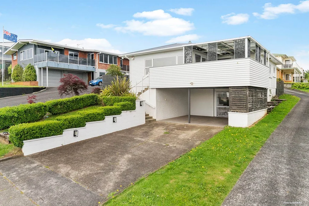 Pukekohe 3房  Views, Versatility & Premium Location