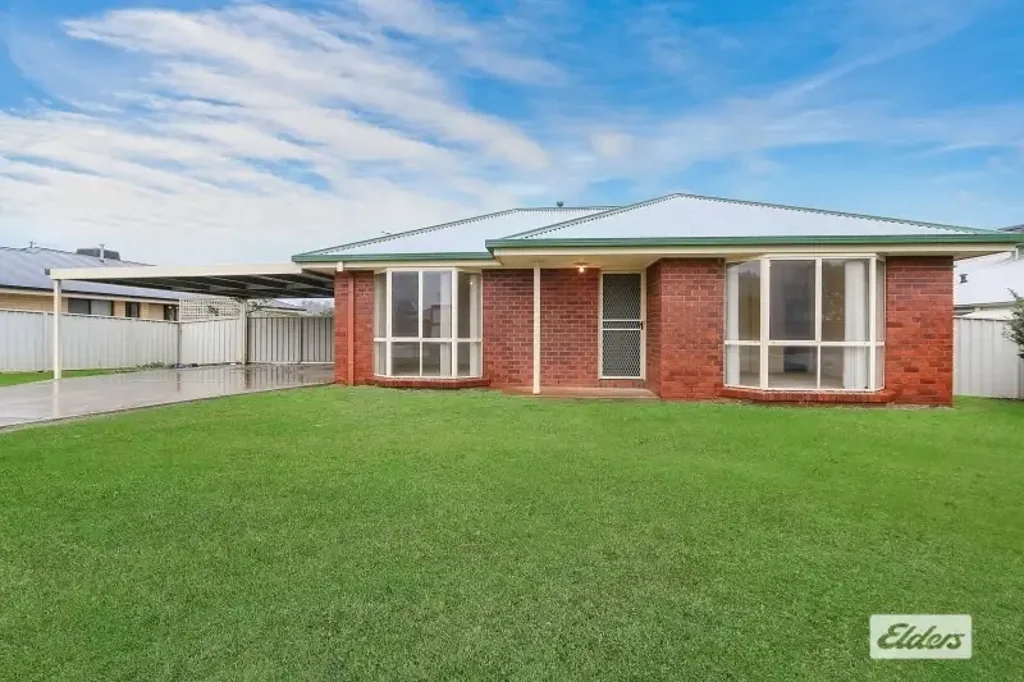 Comfortable 3-Bedroom Home with Spacious Yard