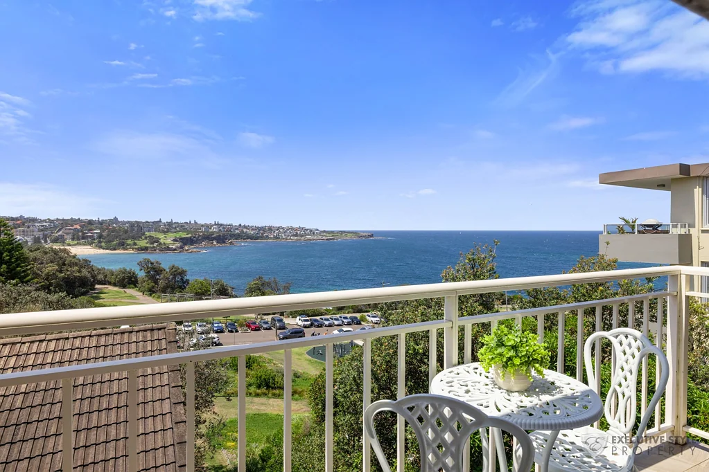 BREATH-TAKING OCEANFRONT VIEWS OF COOGEE BEACH AND SEA