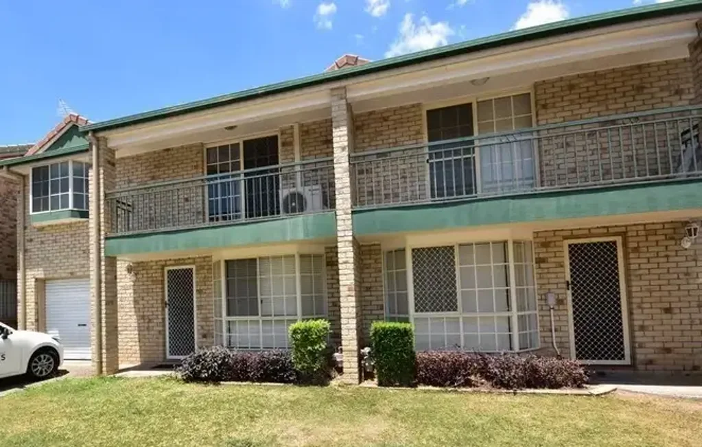 Stylish Three Bedroom Townhouse