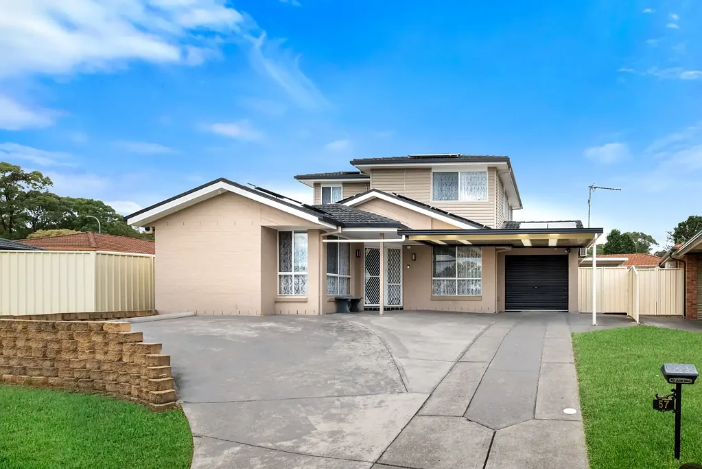 57 Carbasse Crescent, St Helens Park, NSW 2560