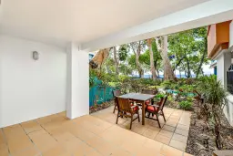 2/111-117 Williams Esplanade, Palm Cove