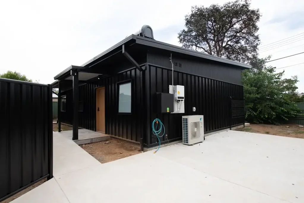 Furnished 3-Bedroom Duplex in Tranquil Chifley