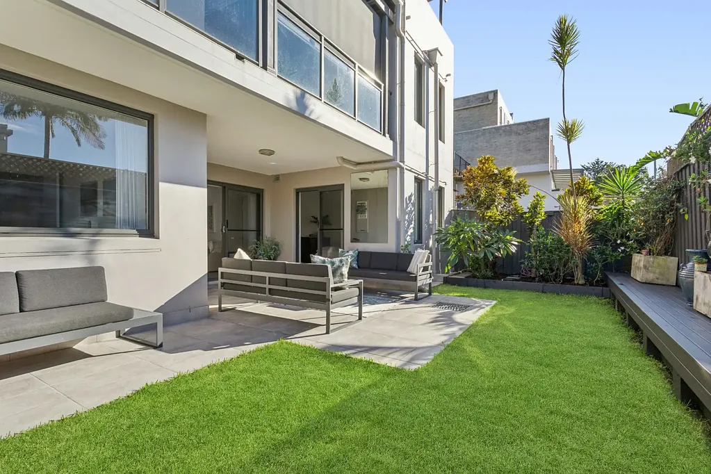 Narraweena 2Moenga 236sqm House-Sized Garden Apartment In A Superb Coastal Address