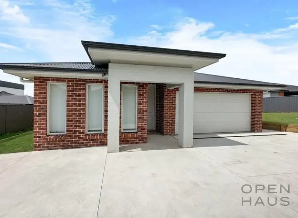 Oran Park 4 Slaapkamer Premium family home I Generous Block I Prime Oran Park location — just moments from the future of Western Sydney.