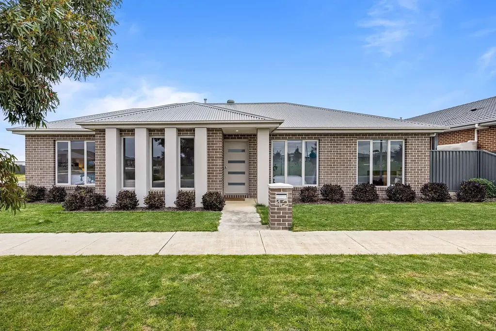 42 Crowther Drive, Lucas, VIC 3350