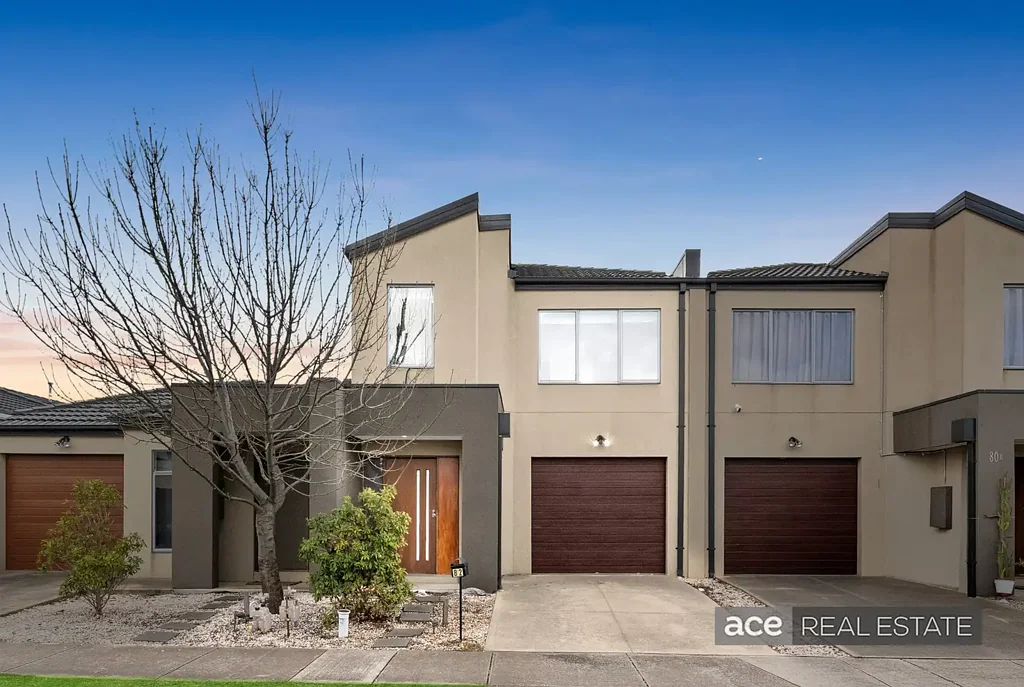 Tarneit 3房 全幅地 3卧带Ensuite 地暖 厨房电器齐全 近学校娱乐 便捷交通 Opportunity Knocks - Ideal for Renovators, Investors & Starters!