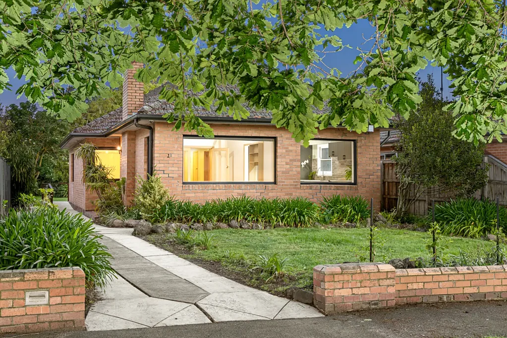 Newington 3ห้องนอน Charming Newington Classic Positioned To Perfection
