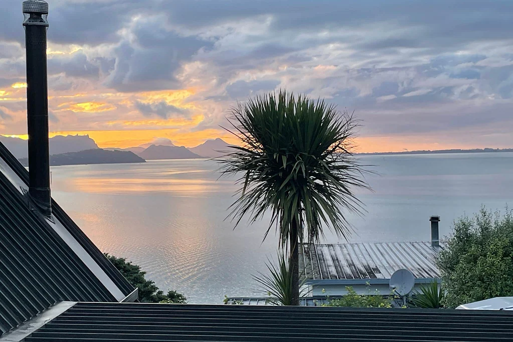 Onerahi 3 Slaapkamer Harbour-View Deal - Act Now!