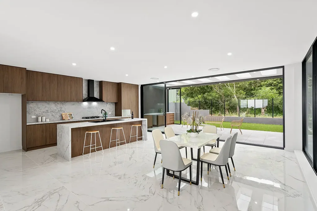 Stunning 4 Bedroom Townhouse in Scarborough